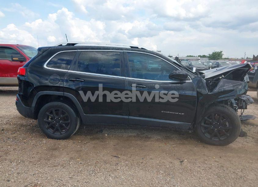 Photo 13 of 2018 Jeep Cherokee LATITUDE PLUS FWD (VIN 1C4PJLLB0JD511454)