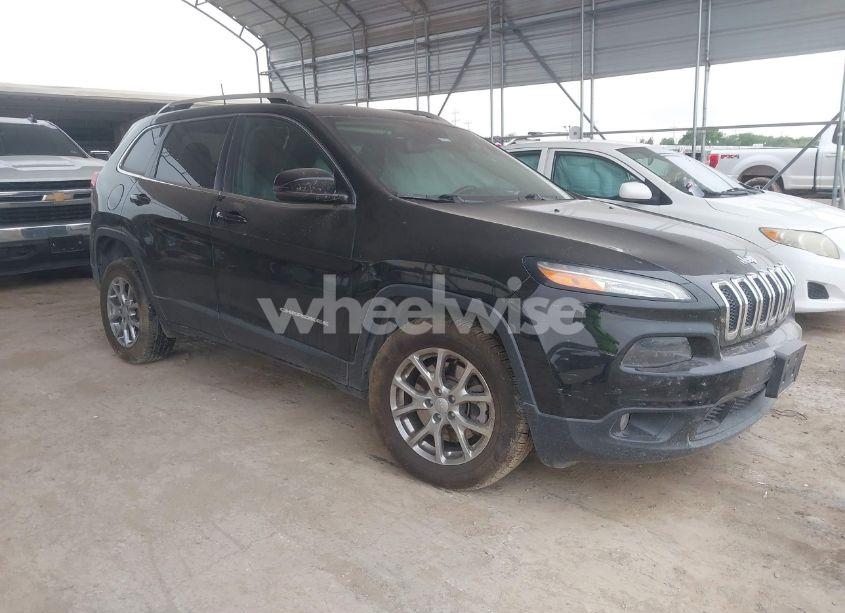 2018 Jeep Cherokee LATITUDE PLUS FWD (VIN 1C4PJLLB0JD615569) main photo