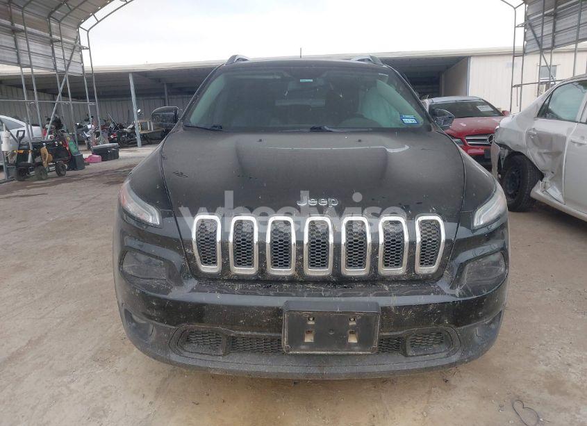 Photo 13 of 2018 Jeep Cherokee LATITUDE PLUS FWD (VIN 1C4PJLLB0JD615569)