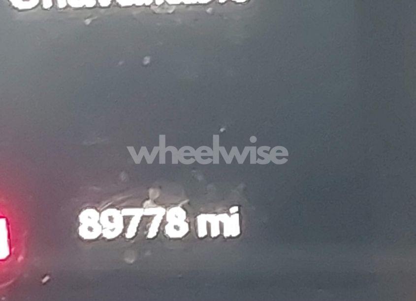 Photo 16 of 2018 Jeep Cherokee LATITUDE PLUS FWD (VIN 1C4PJLLB0JD615569)