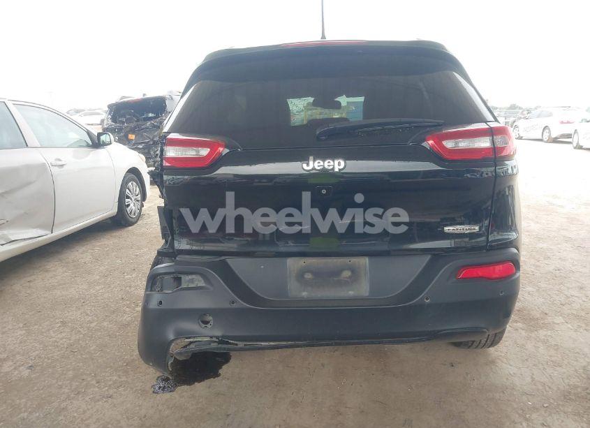 Photo 17 of 2018 Jeep Cherokee LATITUDE PLUS FWD (VIN 1C4PJLLB0JD615569)