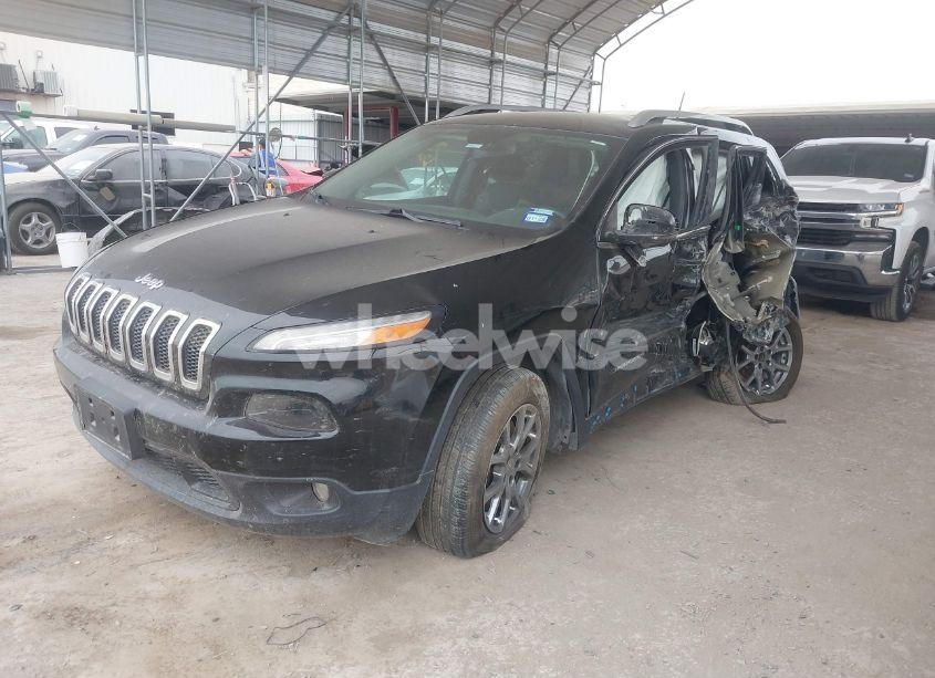Photo 2 of 2018 Jeep Cherokee LATITUDE PLUS FWD (VIN 1C4PJLLB0JD615569)