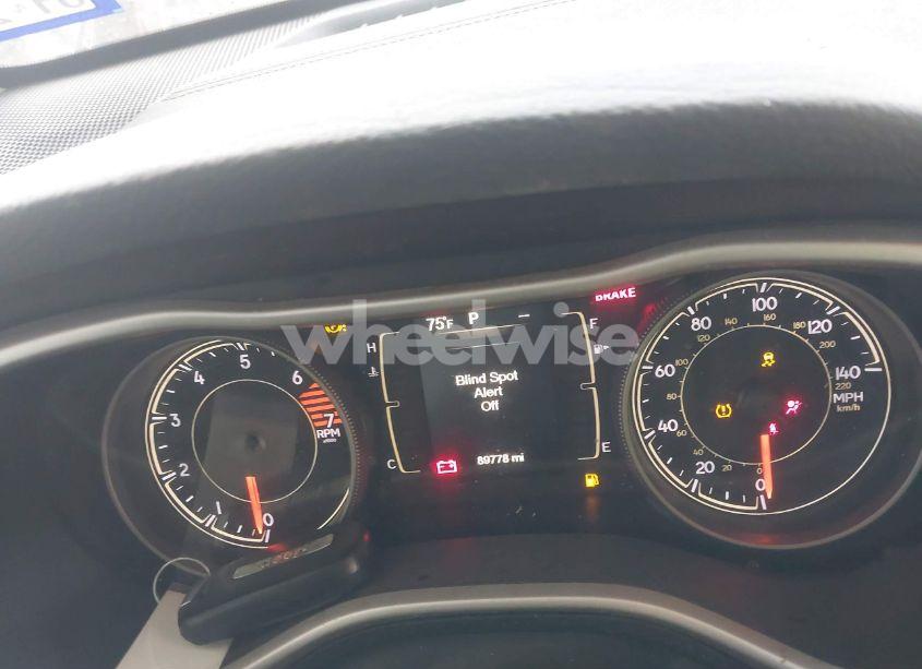 Photo 7 of 2018 Jeep Cherokee LATITUDE PLUS FWD (VIN 1C4PJLLB0JD615569)