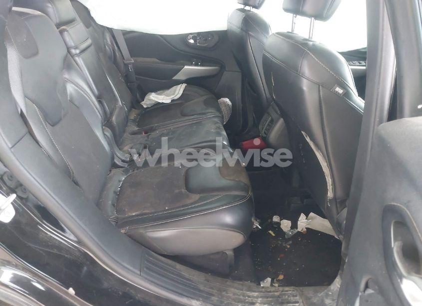 Photo 8 of 2018 Jeep Cherokee LATITUDE PLUS FWD (VIN 1C4PJLLB0JD615569)