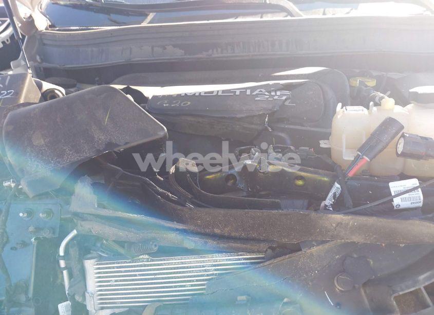 Photo 10 of 2019 Jeep Cherokee LATITUDE PLUS FWD (VIN 1C4PJLLB0KD151426)