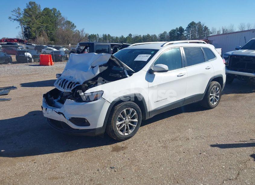 Photo 2 of 2019 Jeep Cherokee LATITUDE PLUS FWD (VIN 1C4PJLLB0KD151426)