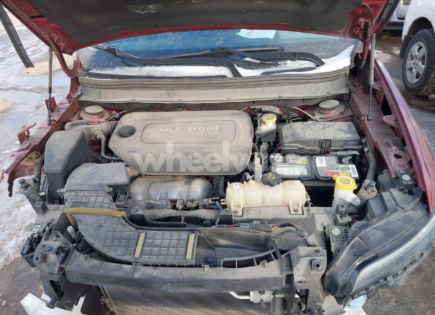 Photo 10 of 2019 Jeep Cherokee LATITUDE PLUS FWD (VIN 1C4PJLLB0KD154679)