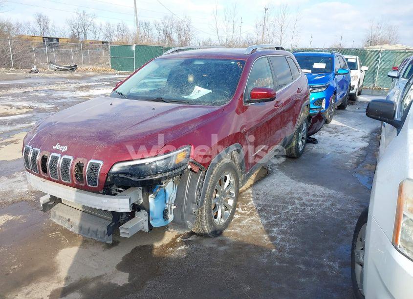 Photo 2 of 2019 Jeep Cherokee LATITUDE PLUS FWD (VIN 1C4PJLLB0KD154679)