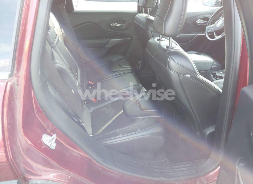 Photo 8 of 2019 Jeep Cherokee LATITUDE PLUS FWD (VIN 1C4PJLLB0KD154679)