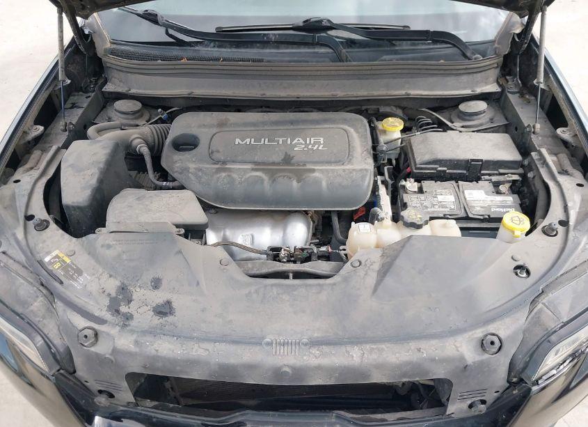 Photo 10 of 2019 Jeep Cherokee LATITUDE PLUS FWD (VIN 1C4PJLLB0KD221376)