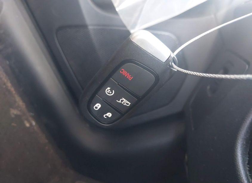 Photo 11 of 2019 Jeep Cherokee LATITUDE PLUS FWD (VIN 1C4PJLLB0KD221376)