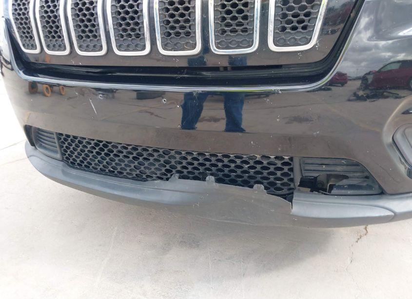 Photo 20 of 2019 Jeep Cherokee LATITUDE PLUS FWD (VIN 1C4PJLLB0KD221376)