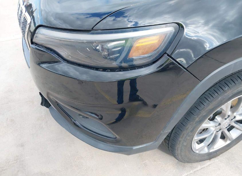 Photo 21 of 2019 Jeep Cherokee LATITUDE PLUS FWD (VIN 1C4PJLLB0KD221376)