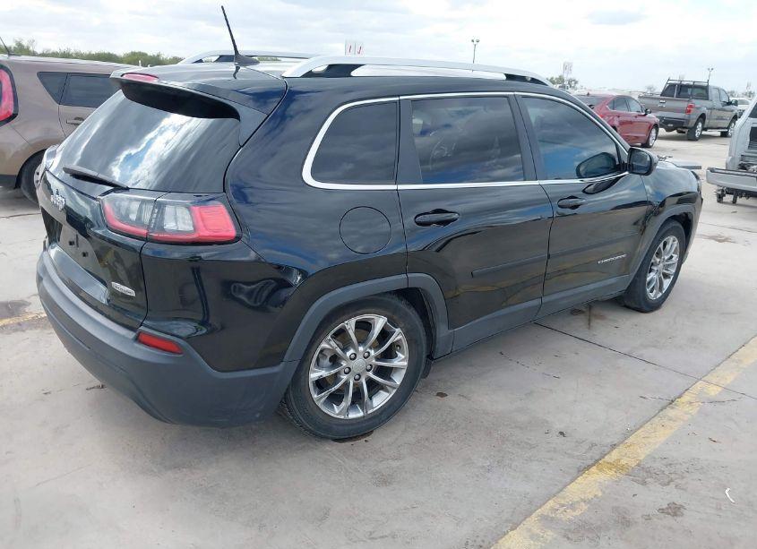 Photo 4 of 2019 Jeep Cherokee LATITUDE PLUS FWD (VIN 1C4PJLLB0KD221376)