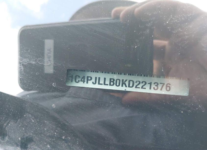 Photo 9 of 2019 Jeep Cherokee LATITUDE PLUS FWD (VIN 1C4PJLLB0KD221376)