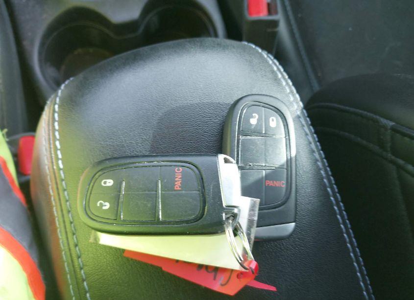 Photo 11 of 2019 Jeep Cherokee LATITUDE PLUS FWD (VIN 1C4PJLLB0KD272375)