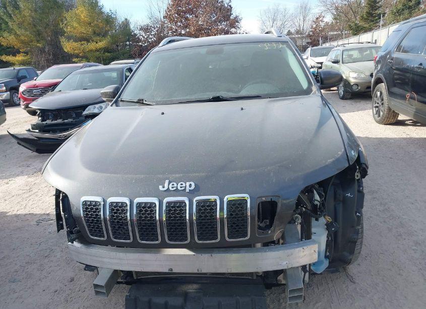 Photo 13 of 2019 Jeep Cherokee LATITUDE PLUS FWD (VIN 1C4PJLLB0KD272375)