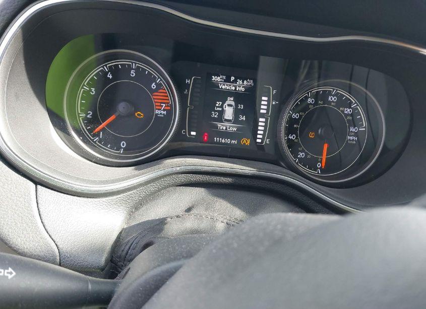 Photo 7 of 2019 Jeep Cherokee LATITUDE PLUS FWD (VIN 1C4PJLLB0KD272375)