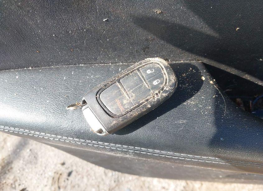 Photo 11 of 2019 Jeep Cherokee LATITUDE PLUS FWD (VIN 1C4PJLLB0KD377188)