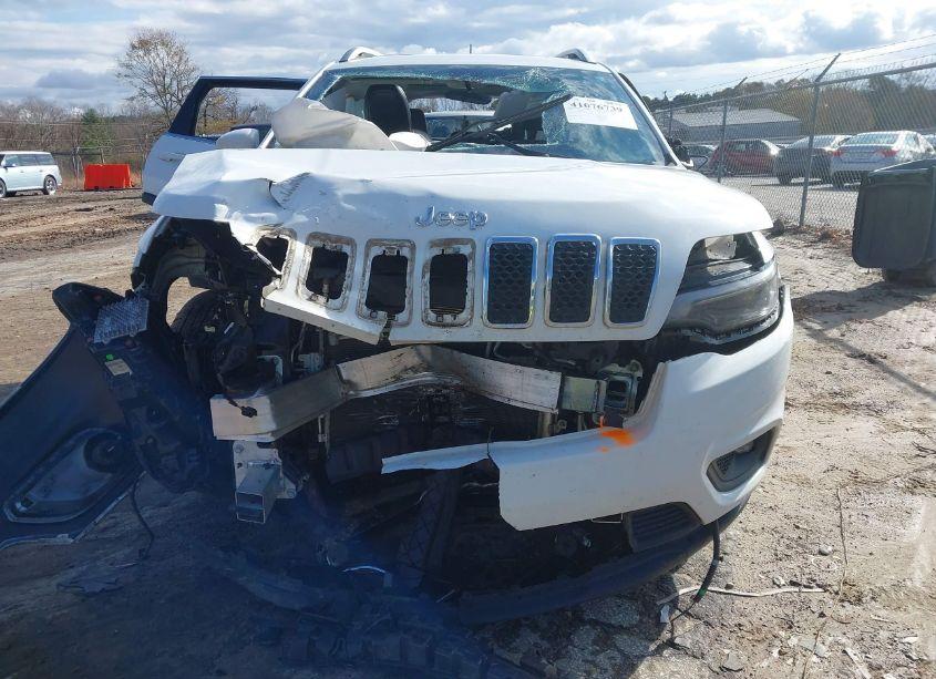 Photo 12 of 2019 Jeep Cherokee LATITUDE PLUS FWD (VIN 1C4PJLLB0KD377188)