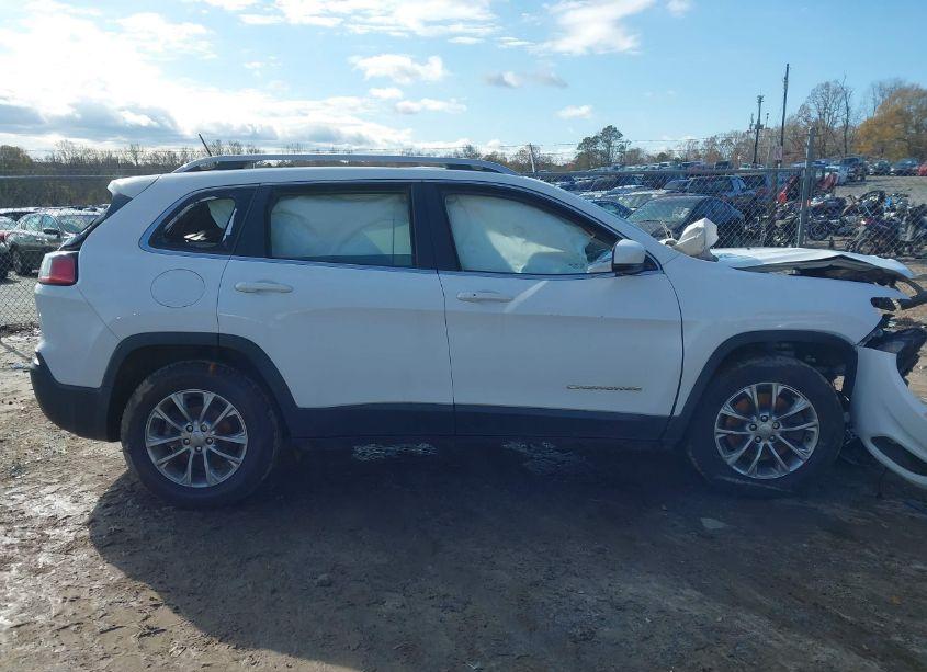 Photo 13 of 2019 Jeep Cherokee LATITUDE PLUS FWD (VIN 1C4PJLLB0KD377188)