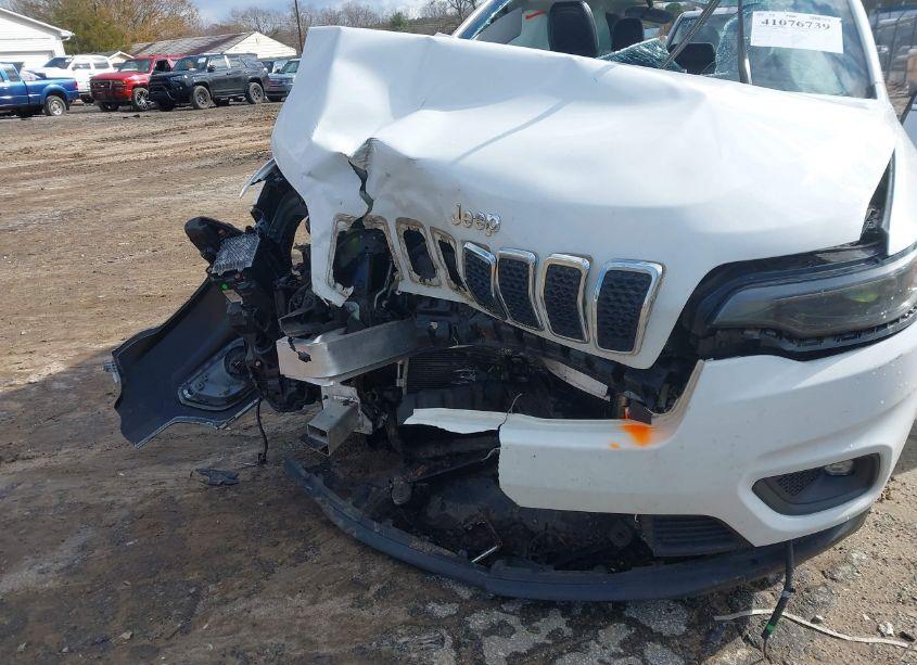 Photo 6 of 2019 Jeep Cherokee LATITUDE PLUS FWD (VIN 1C4PJLLB0KD377188)