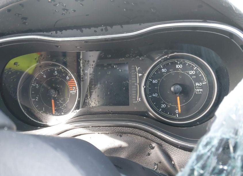 Photo 7 of 2019 Jeep Cherokee LATITUDE PLUS FWD (VIN 1C4PJLLB0KD377188)