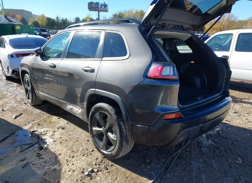 Photo 3 of 2019 Jeep Cherokee ALTITUDE FWD (VIN 1C4PJLLB0KD466050)
