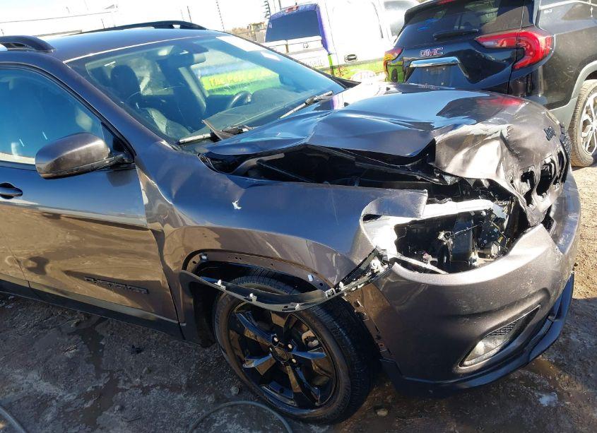 Photo 6 of 2019 Jeep Cherokee ALTITUDE FWD (VIN 1C4PJLLB0KD466050)