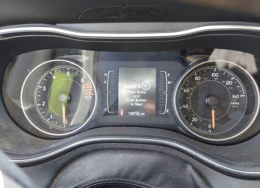 Photo 7 of 2019 Jeep Cherokee ALTITUDE FWD (VIN 1C4PJLLB0KD466050)