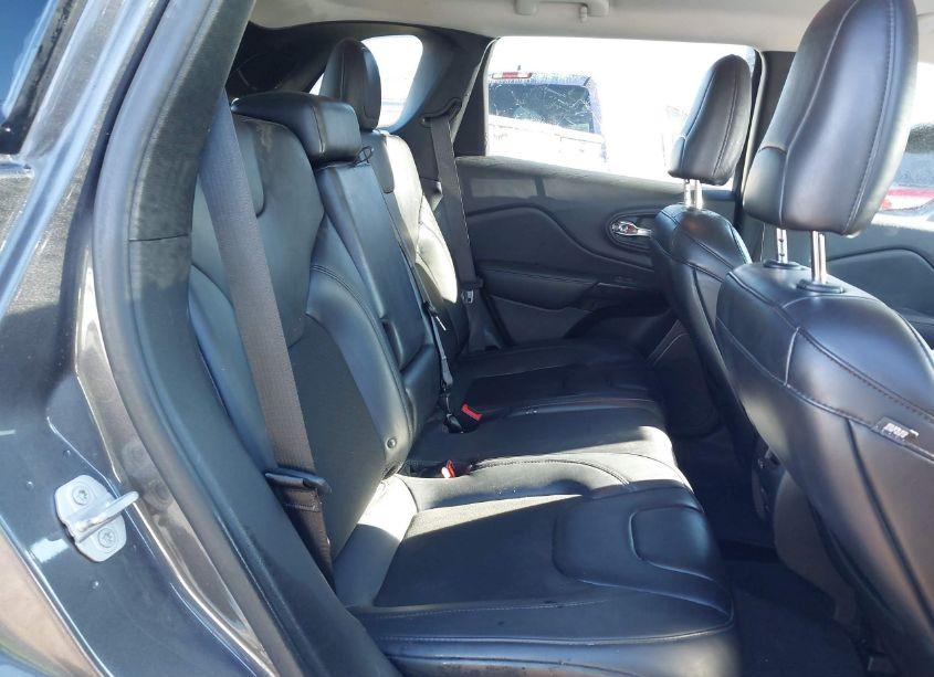 Photo 8 of 2019 Jeep Cherokee ALTITUDE FWD (VIN 1C4PJLLB0KD466050)