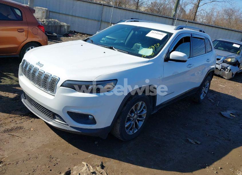 Photo 2 of 2020 Jeep Cherokee LATITUDE PLUS FWD (VIN 1C4PJLLB0LD643021)