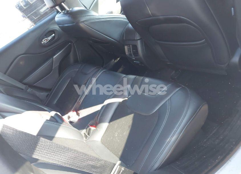 Photo 8 of 2020 Jeep Cherokee LATITUDE PLUS FWD (VIN 1C4PJLLB0LD643021)
