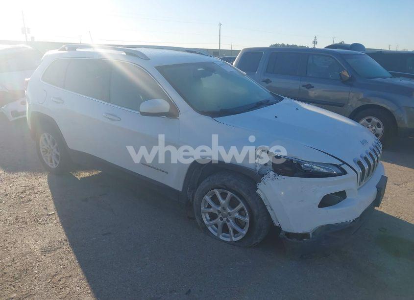 2018 Jeep Cherokee LATITUDE PLUS FWD (VIN 1C4PJLLB1JD590634) main photo