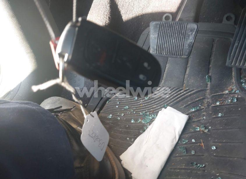 Photo 11 of 2018 Jeep Cherokee LATITUDE PLUS FWD (VIN 1C4PJLLB1JD590634)