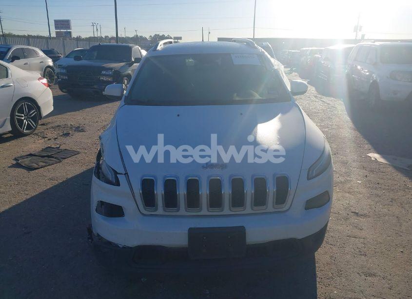 Photo 12 of 2018 Jeep Cherokee LATITUDE PLUS FWD (VIN 1C4PJLLB1JD590634)