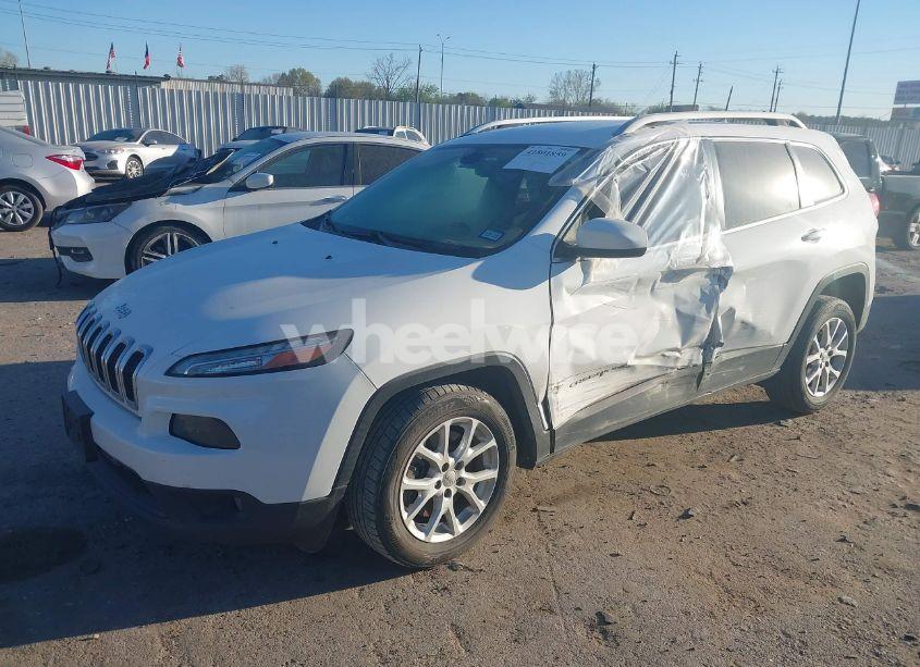 Photo 2 of 2018 Jeep Cherokee LATITUDE PLUS FWD (VIN 1C4PJLLB1JD590634)