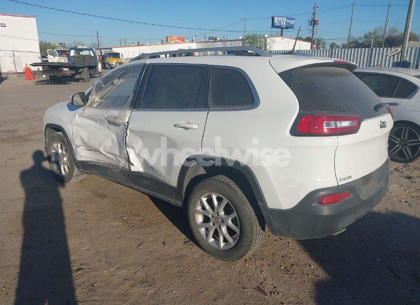 Photo 3 of 2018 Jeep Cherokee LATITUDE PLUS FWD (VIN 1C4PJLLB1JD590634)