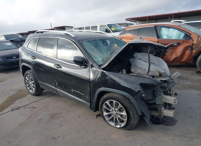 2019 Jeep Cherokee LATITUDE PLUS FWD (VIN 1C4PJLLB1KD204196) main photo
