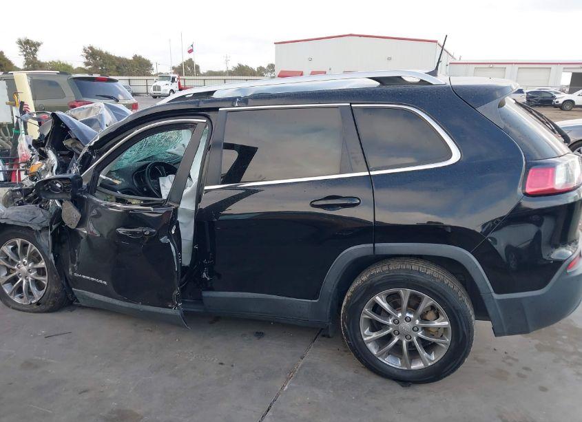 Photo 13 of 2019 Jeep Cherokee LATITUDE PLUS FWD (VIN 1C4PJLLB1KD204196)