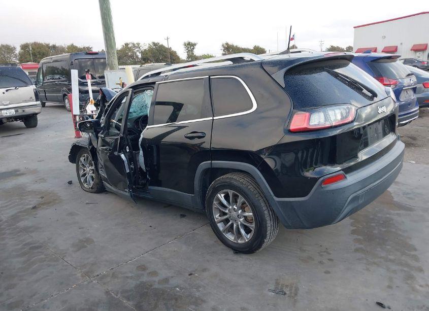 Photo 3 of 2019 Jeep Cherokee LATITUDE PLUS FWD (VIN 1C4PJLLB1KD204196)