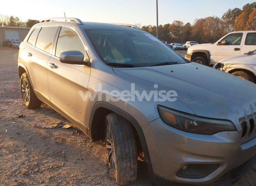 2019 Jeep Cherokee LATITUDE PLUS FWD (VIN 1C4PJLLB1KD332650) main photo