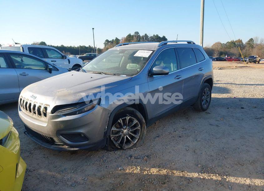 Photo 2 of 2019 Jeep Cherokee LATITUDE PLUS FWD (VIN 1C4PJLLB1KD332650)
