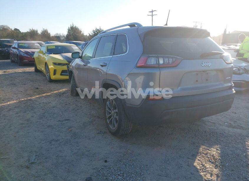 Photo 3 of 2019 Jeep Cherokee LATITUDE PLUS FWD (VIN 1C4PJLLB1KD332650)