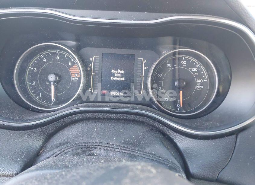 Photo 7 of 2019 Jeep Cherokee LATITUDE PLUS FWD (VIN 1C4PJLLB1KD332650)