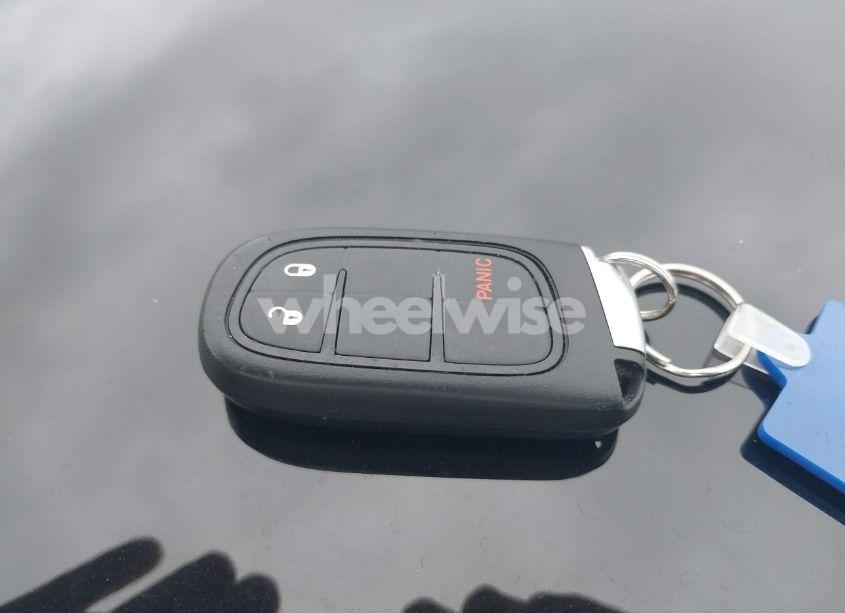 Photo 11 of 2020 Jeep Cherokee LATITUDE PLUS FWD (VIN 1C4PJLLB1LD620279)