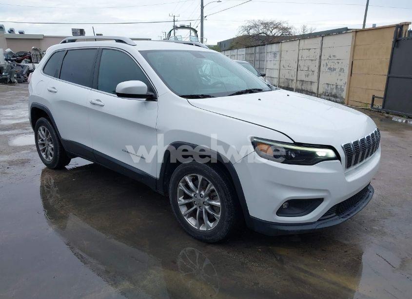 2019 Jeep Cherokee LATITUDE PLUS FWD (VIN 1C4PJLLB2KD132585) main photo