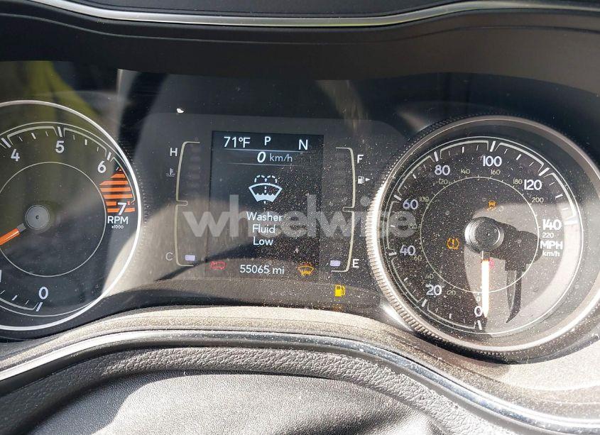 Photo 7 of 2019 Jeep Cherokee LATITUDE PLUS FWD (VIN 1C4PJLLB2KD143876)