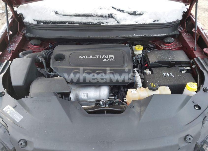 Photo 10 of 2019 Jeep Cherokee LATITUDE PLUS FWD (VIN 1C4PJLLB2KD178403)