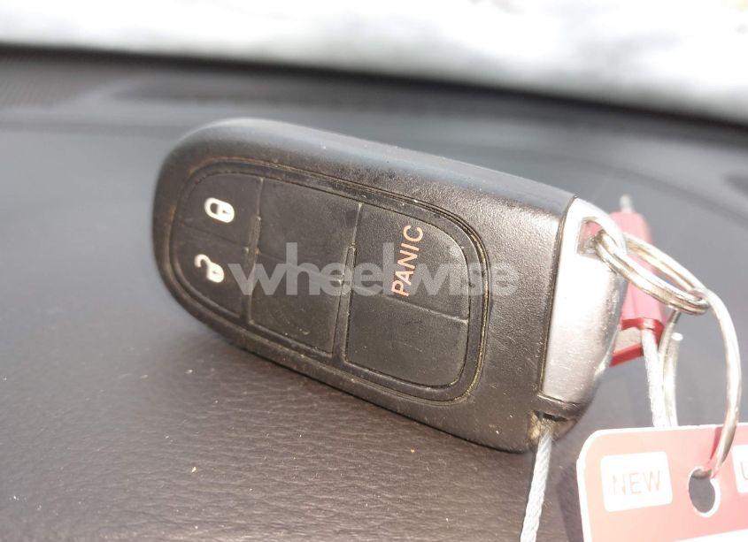 Photo 11 of 2019 Jeep Cherokee LATITUDE PLUS FWD (VIN 1C4PJLLB2KD178403)